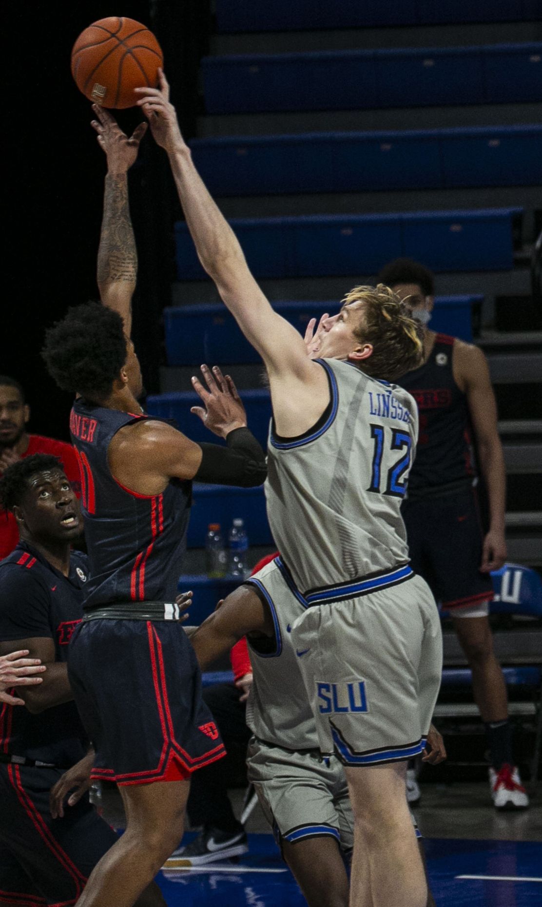 Billikens face off with Flyers